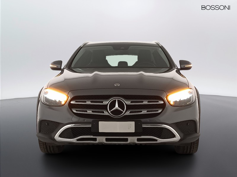 31 - Mercedes Classe E station wagon all-terrain 220 d business sport 4matic 9g-tronic plus my20