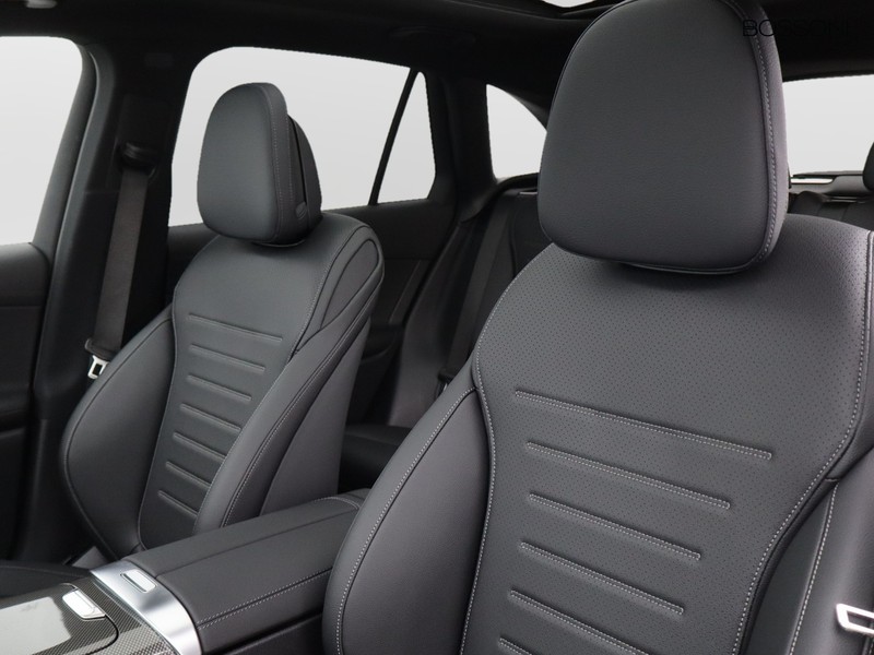 7 - Mercedes GLC suv 300 amg line premium 4matic 9g-tronic