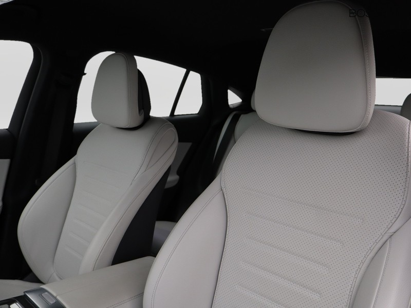 7 - Mercedes GLC coupe 300 de plug-in hybrid amg line premium 4matic 9g-tronic