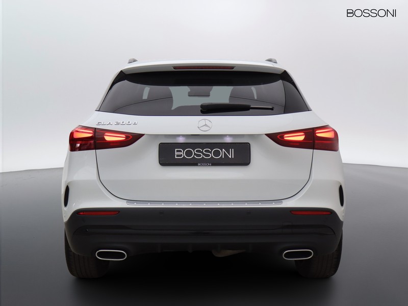 7 - Mercedes GLA 200 d amg line premium 8g-dct