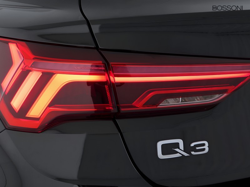 7 - Audi Q3 sportback 35 2.0 tdi s line edition s tronic