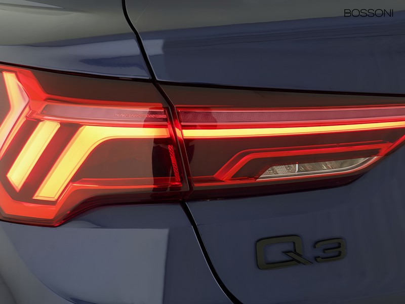 7 - Audi Q3 sportback 35 2.0 tdi s line edition s tronic