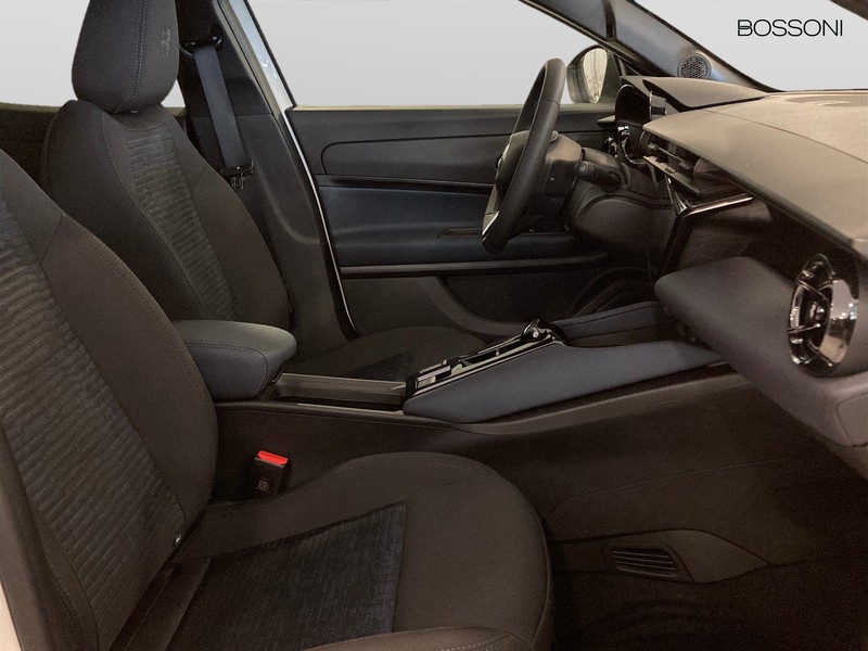 7 - Alfa Romeo Junior 1.2 hybrid 145cv ibrida edct6