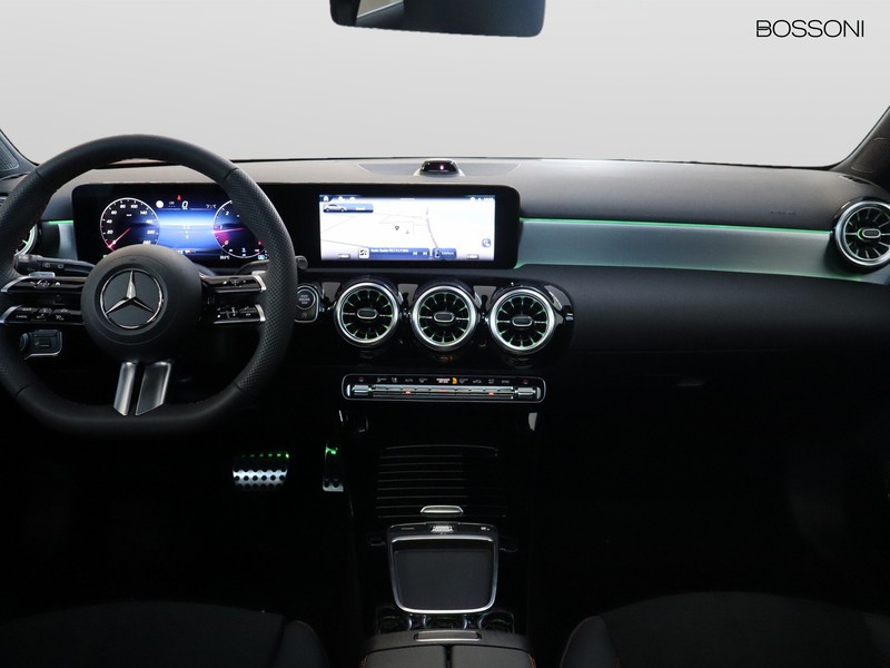 13 - Mercedes Classe A 200 d amg line premium speedshift dct amg 8g