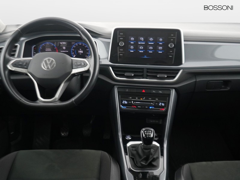 7 - Volkswagen T-Roc 1.0 tsi 110cv style