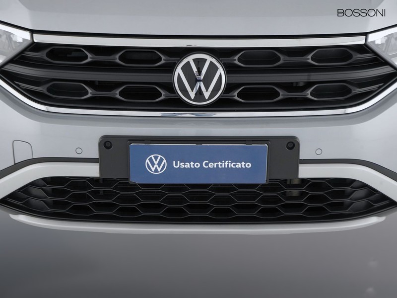 13 - Volkswagen T-Roc 1.0 tsi sport
