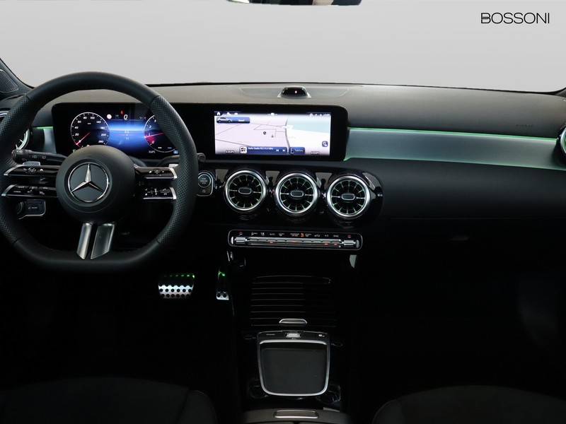 13 - Mercedes Classe A 250 amg line premium 4matic speedshift dct amg 8g