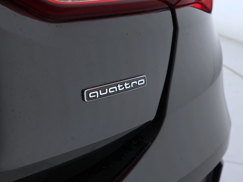 37 - Audi Q3 sportback 40 2.0 tdi 193cv s line edition quattro s tronic