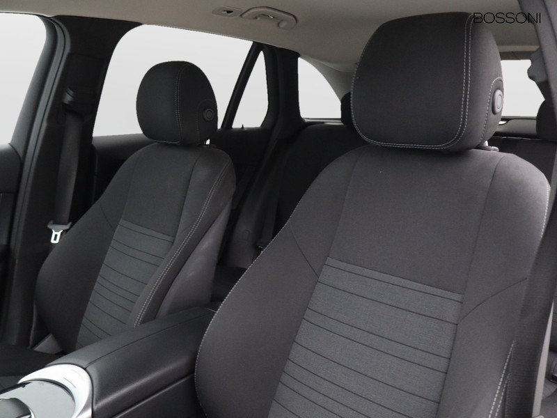 7 - Mercedes GLC suv 220 d business 4matic 9g-tronic plus