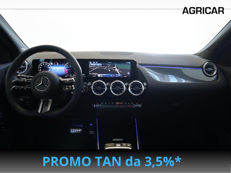 13 - Mercedes GLA 200 d amg line premium 8g-dct