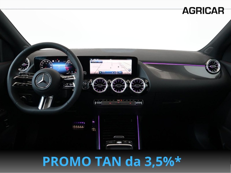 13 - Mercedes GLA 200 d amg line premium 8g-dct