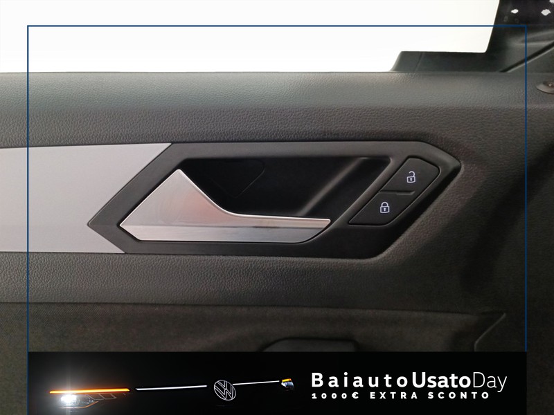 19 - Volkswagen T-Roc 2.0 tdi scr 150cv life dsg