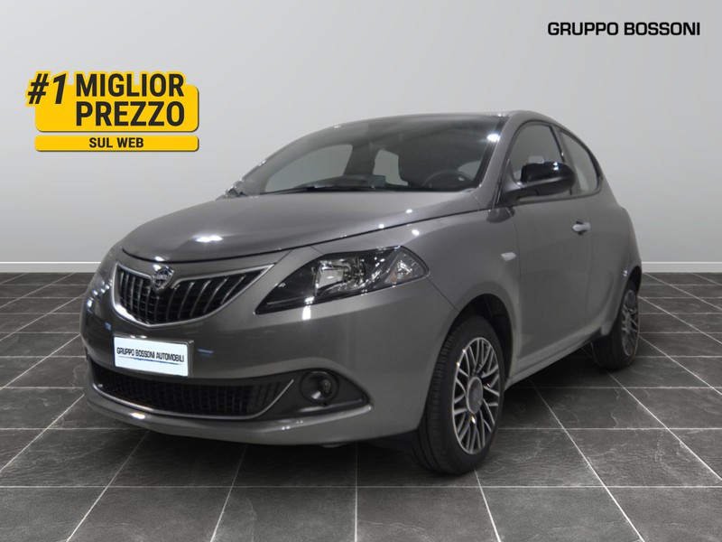 1 - Lancia Ypsilon 1.0 firefly hybrid 70cv platino s&s