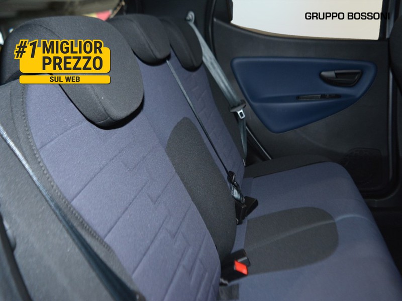 7 - Lancia Ypsilon 1.0 firefly hybrid 70cv platino s&s