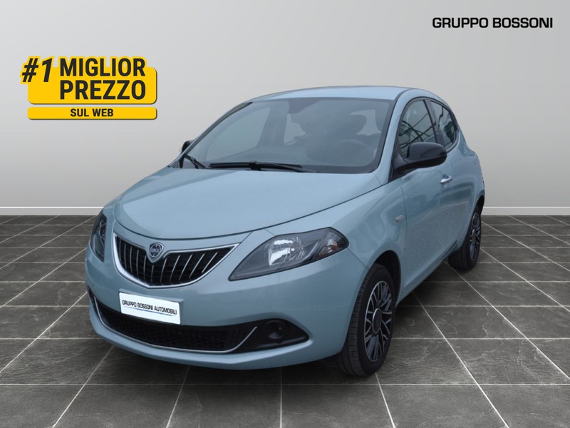 1 - Lancia Ypsilon 1.0 firefly hybrid 70cv platino s&s