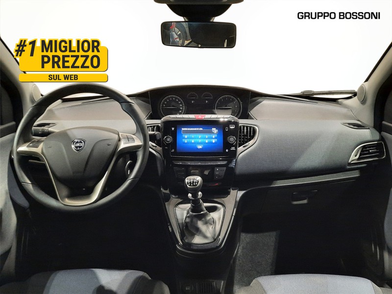 7 - Lancia Ypsilon 1.0 firefly hybrid 70cv gold s&s