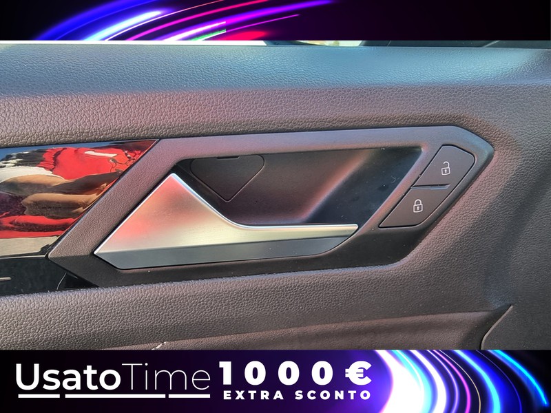 19 - Volkswagen T-Roc 1.0 tsi 110cv r line