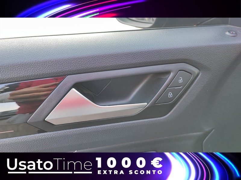 19 - Volkswagen T-Roc 1.0 tsi 110cv r line