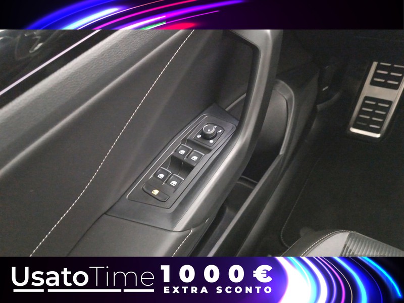 13 - Volkswagen T-Roc 1.5 tsi act r line dsg