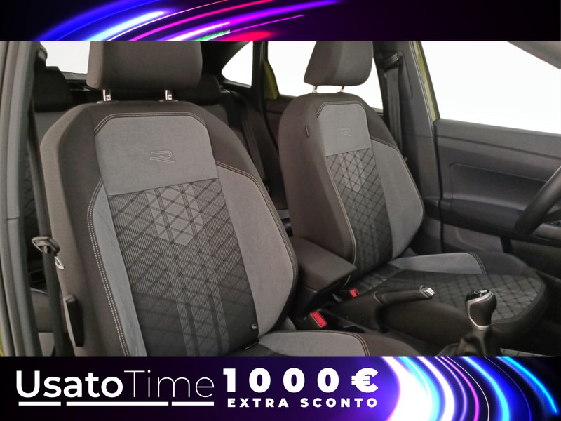 19 - Volkswagen Taigo 1.0 tsi 110cv r-line