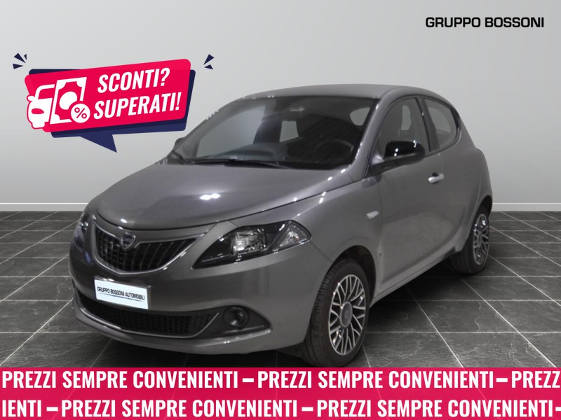 1 - Lancia Ypsilon 1.0 firefly hybrid 70cv platino s&s
