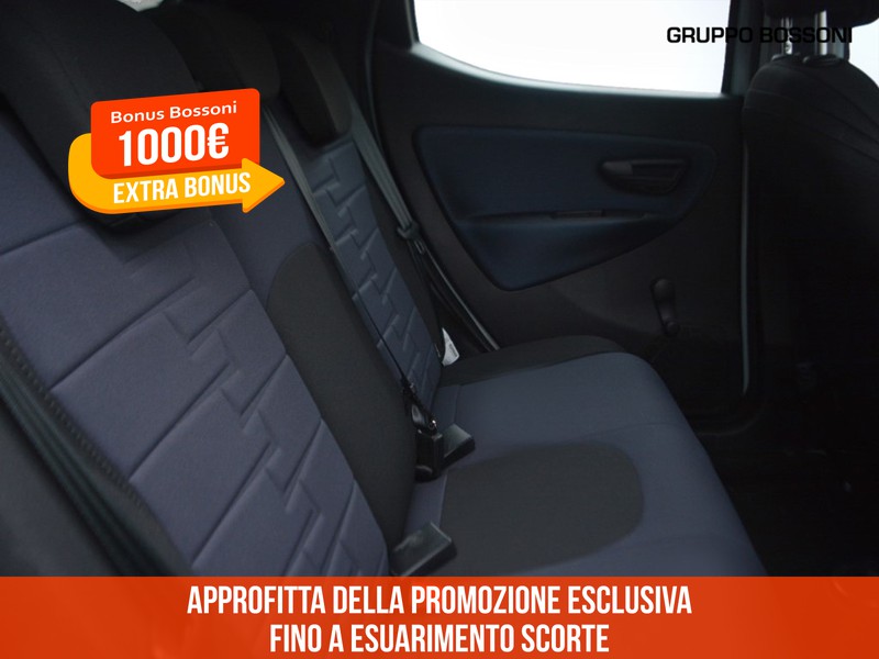 7 - Lancia Ypsilon 1.0 firefly hybrid 70cv platino s&s