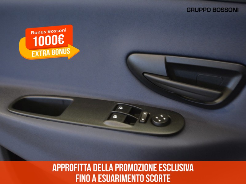 13 - Lancia Ypsilon 1.0 firefly hybrid 70cv platino s&s