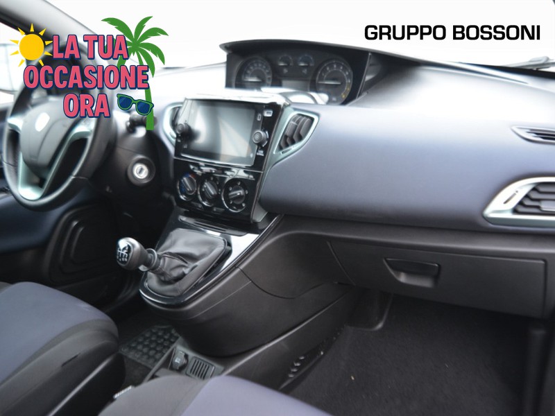 7 - Lancia Ypsilon 1.0 firefly hybrid 70cv platino s&s