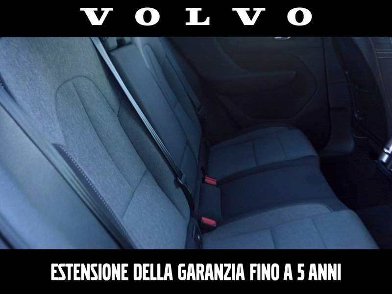 7 - Volvo XC40 2.0 b3 core automatico