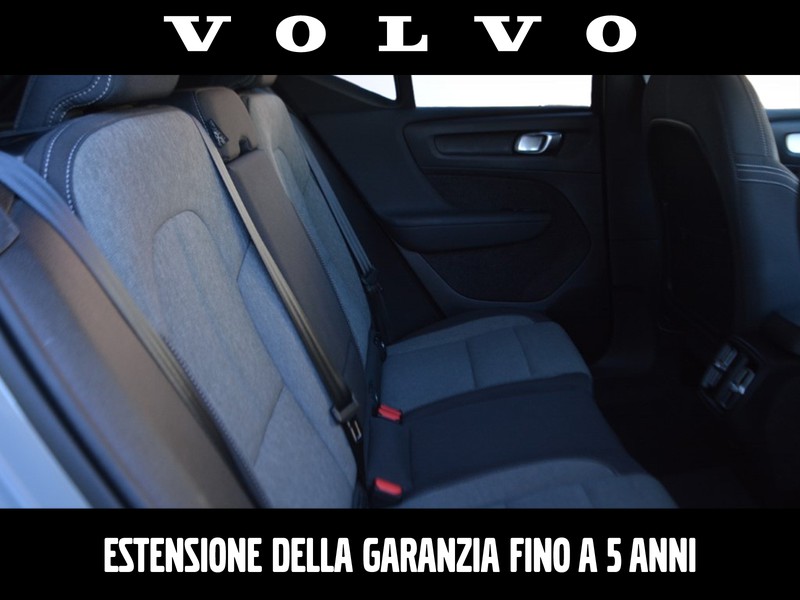 7 - Volvo XC40 2.0 b3 core automatico