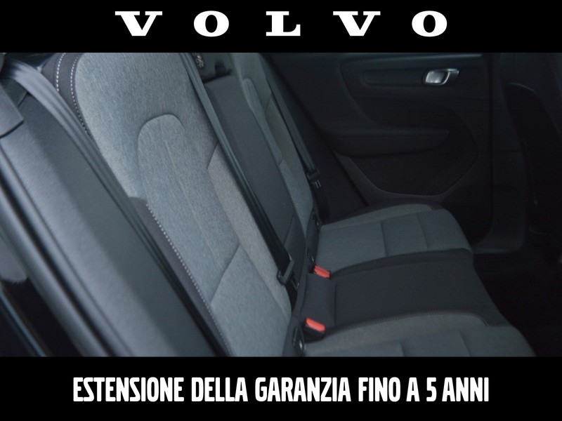 7 - Volvo XC40 2.0 b3 core automatico