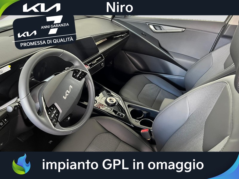7 - Kia Niro 1.6 gdi hev tri-fuel 126cv style dct6