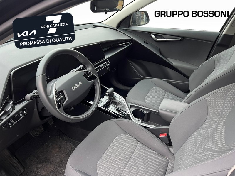 7 - Kia Niro 1.6 gdi hybrid 129cv business dct6