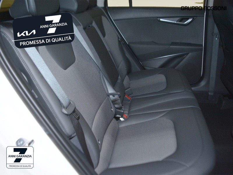 7 - Kia Niro 1.6 gdi hybrid 129cv style dct6