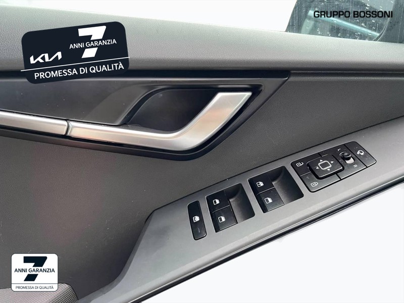 13 - Kia Niro 1.6 gdi hev tri-fuel 126cv business dct6