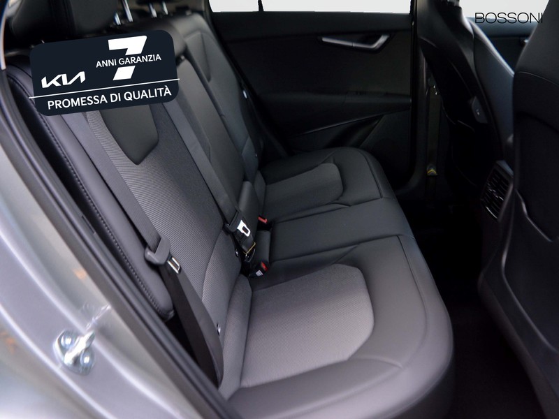 7 - Kia Niro 1.6 gdi hev tri-fuel 126cv style dct6