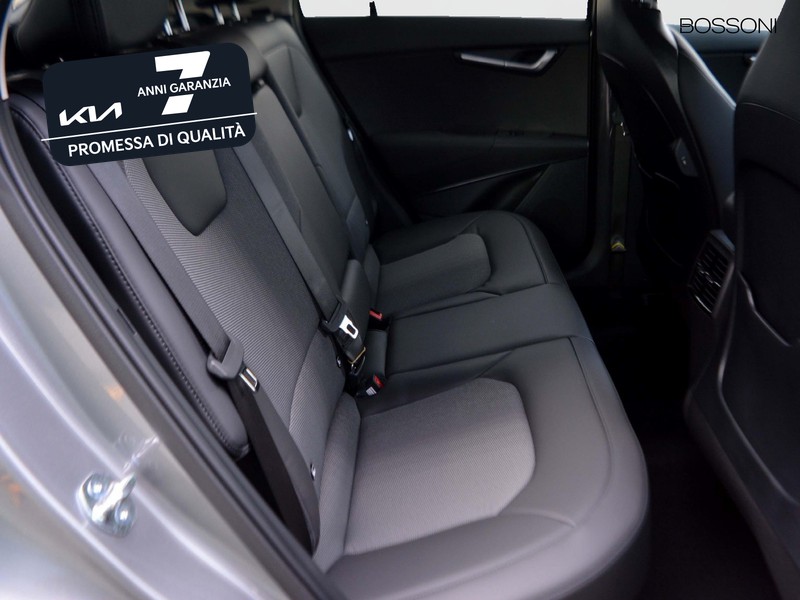 7 - Kia Niro 1.6 gdi hev tri-fuel 126cv style dct6