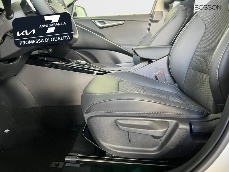 13 - Kia Niro 1.6 gdi hev tri-fuel 126cv style dct6