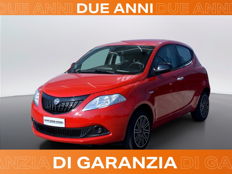 1 - Lancia Ypsilon 1.0 firefly hybrid 70cv oro s&s