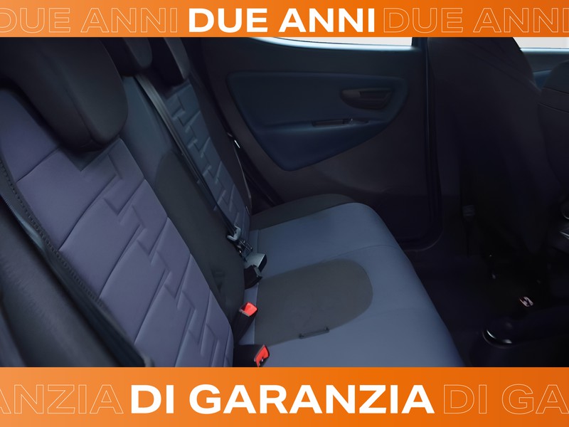 7 - Lancia Ypsilon 1.0 firefly hybrid 70cv platino s&s