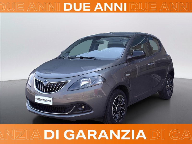 1 - Lancia Ypsilon 1.0 firefly hybrid 70cv platino s&s