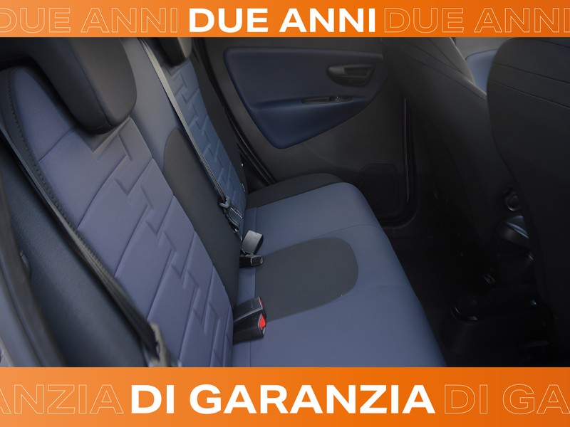 7 - Lancia Ypsilon 1.0 firefly hybrid 70cv platino s&s