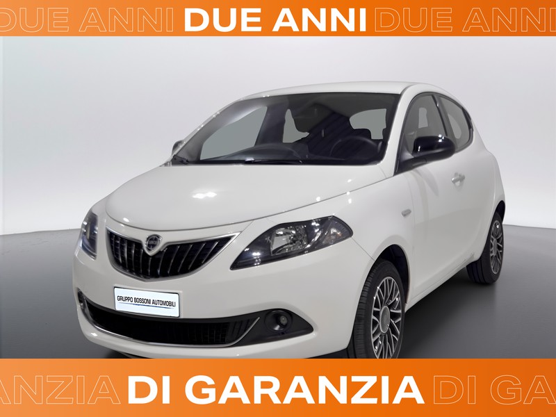 1 - Lancia Ypsilon 1.0 firefly hybrid 70cv platino s&s