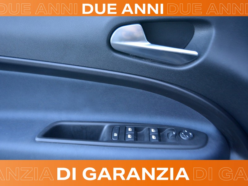 13 - Alfa Romeo Junior 1.2 hybrid 145cv ibrida edct6