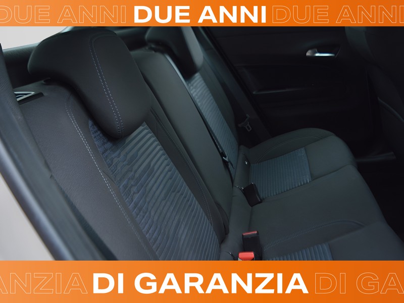 7 - Alfa Romeo Junior 1.2 hybrid 145cv ibrida edct6