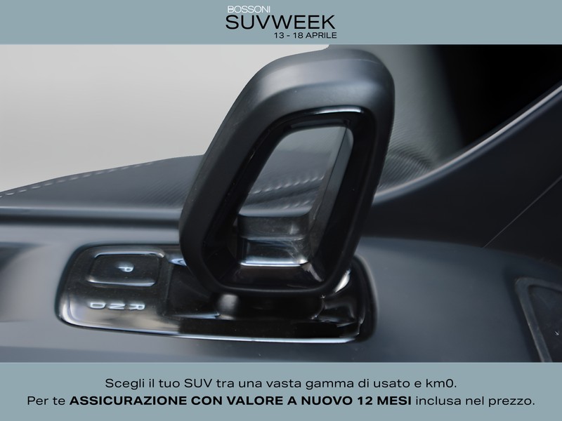 19 - Volvo XC40 2.0 b3 core automatico Autocarro