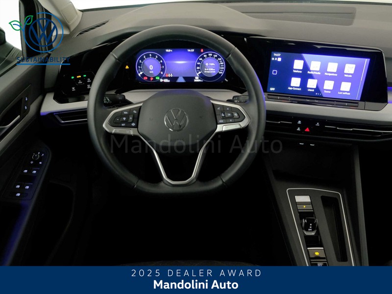 7 - Volkswagen Golf 1.0 etsi evo 110cv life dsg