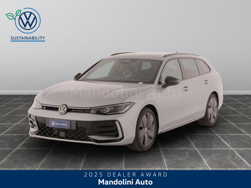 1 - Volkswagen Passat 1.5 etsi act 150cv r-line