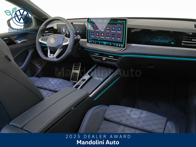 7 - Volkswagen Passat 1.5 etsi act 150cv r-line