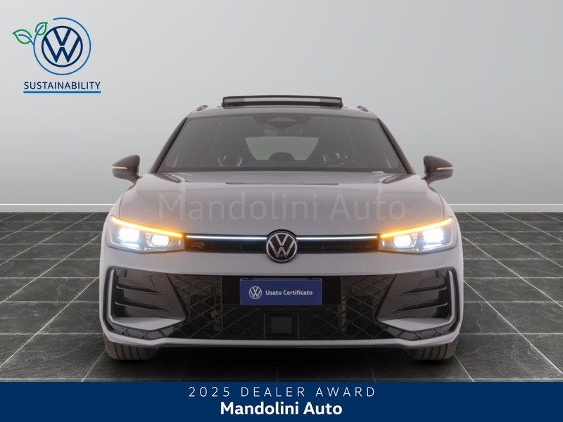 49 - Volkswagen Passat 1.5 etsi act 150cv r-line
